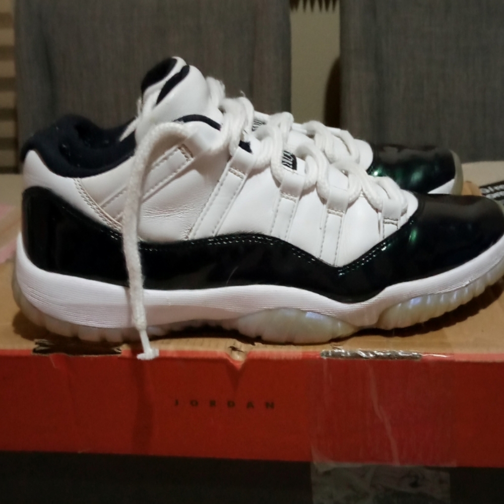 Men's Air Jordan 11 Retro Low Emeralds